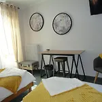 Bar Aux Armes D'estaing - Kb Group מלון 2*