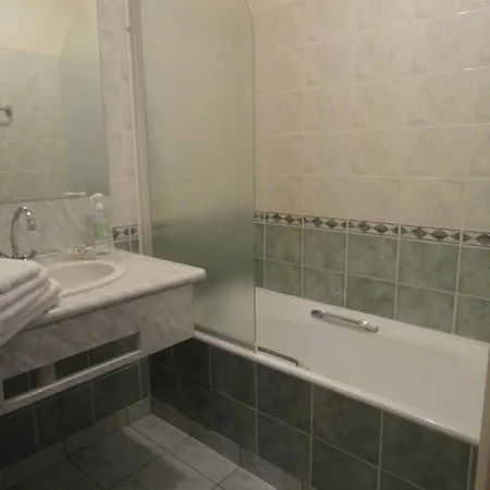 Bar Aux Armes D'estaing - Kb Group Hotel 2*