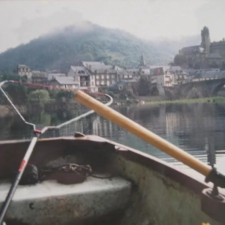 Aux Armes D Hotel Estaing (Aveyron)