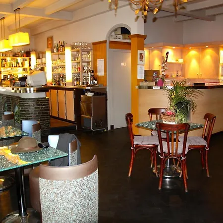 Restaurant Aux Armes D'estaing - Kb Group 2* Estaing (Aveyron)