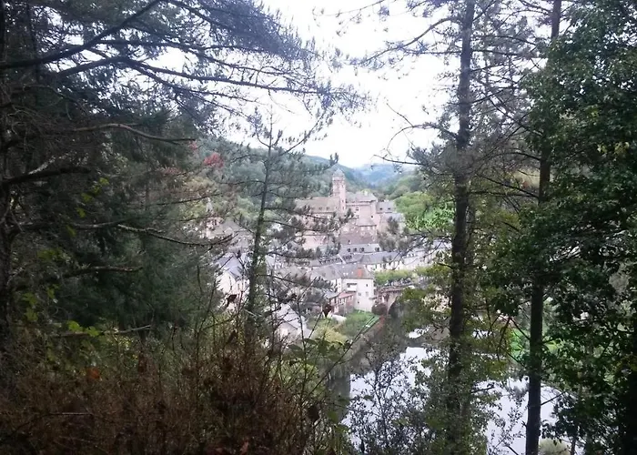 Hotel Bar Aux Armes D'estaing - Kb Group 2*